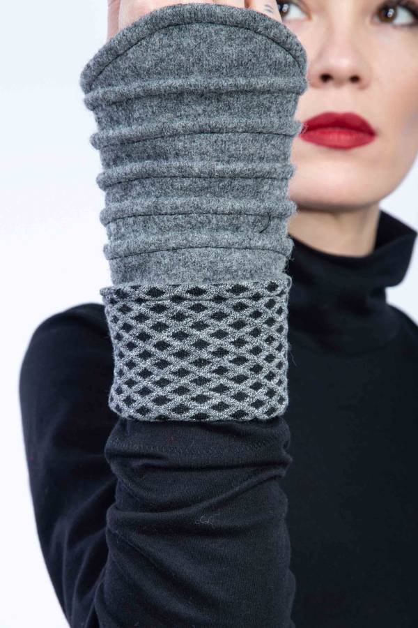 Polsini in merino con bordino