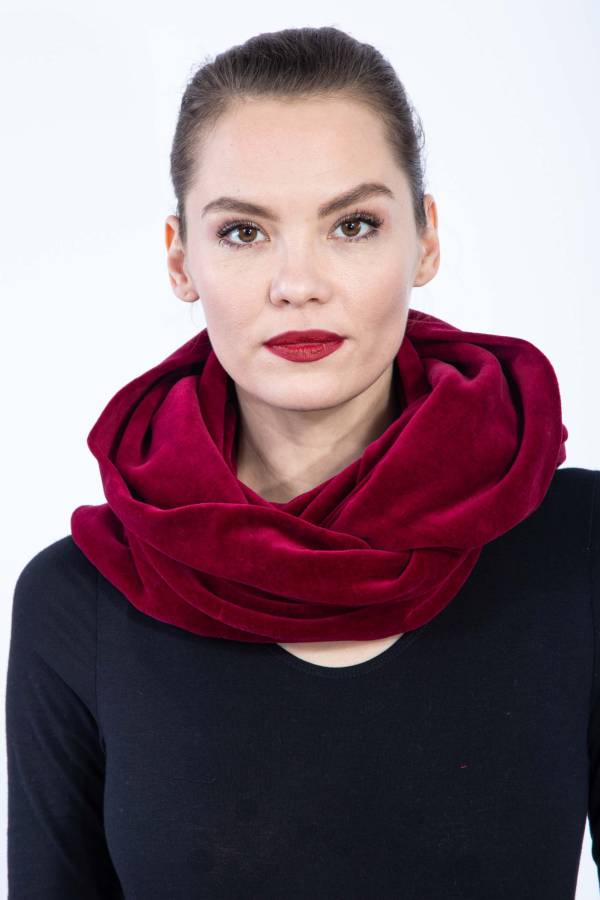 Loop scarf made from organic GOTS velvet